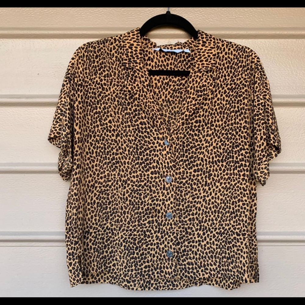 animal print collared button down crop